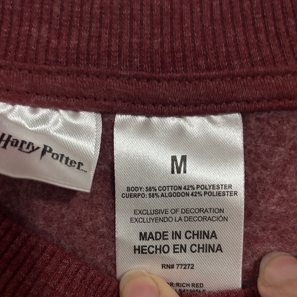 Wizarding World Harry Potter Hogwarts Maroon Sweatshirt Size M - Picture 6 of 7